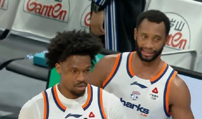 北京北汽明显不中呀，人家上海久事让了2个超级外援（洛夫顿和怀特塞德），还是打不过