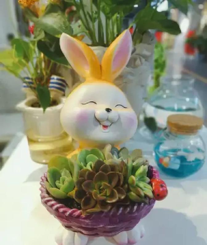 现在很多人天天追着钱跑、名跑，忙得团团转，结果心里空荡荡的。日子过得舒坦不舒坦，