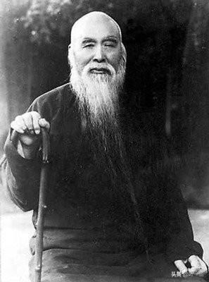 1949年4月，于右任被迫去了台湾，妻子高仲林、长女于芝秀却留在了大陆。于右任曾