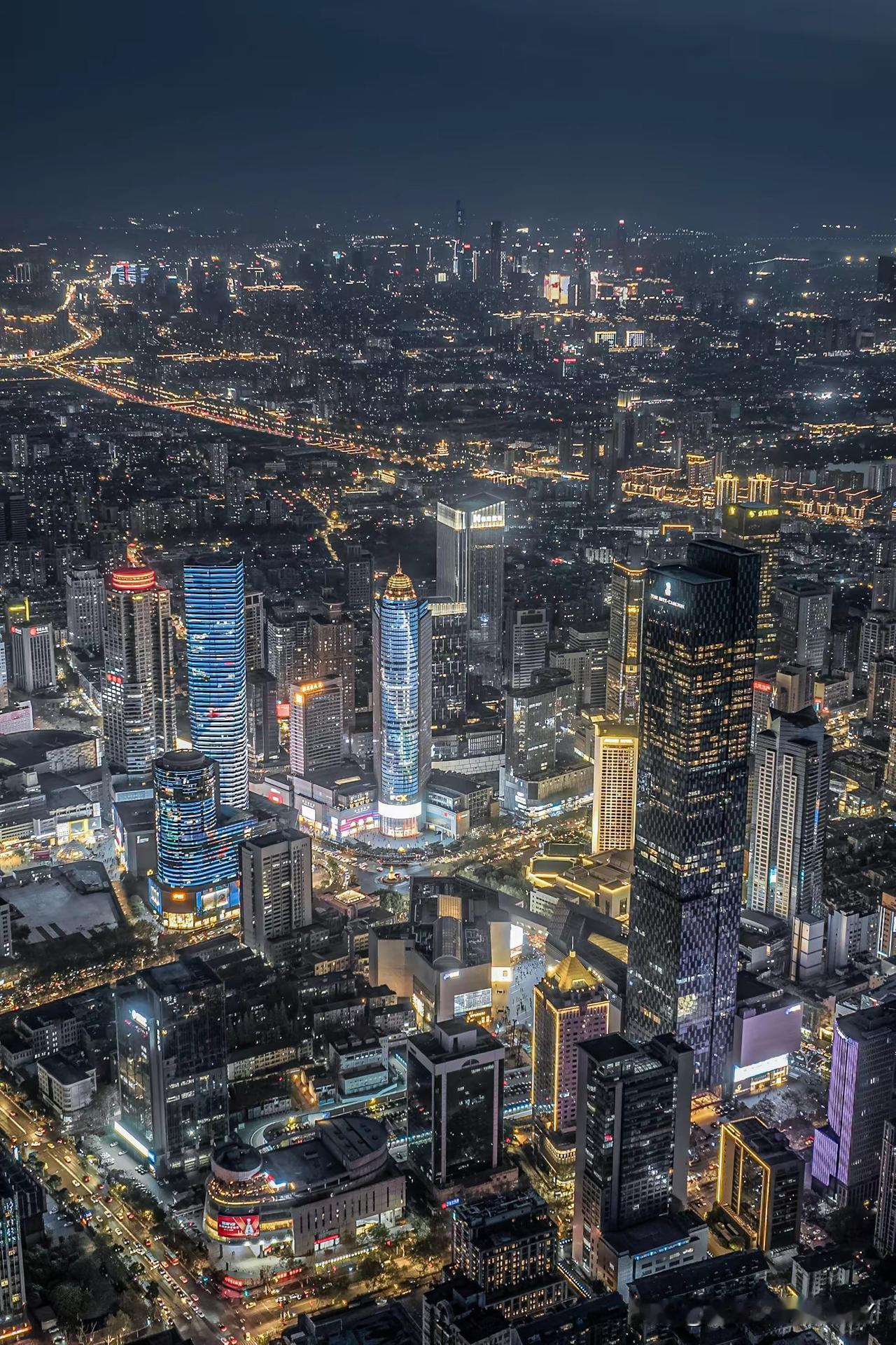 南京可以放心笑了，暂时宁波GDP追不上来。南京这波GDP数据，总算能让人松