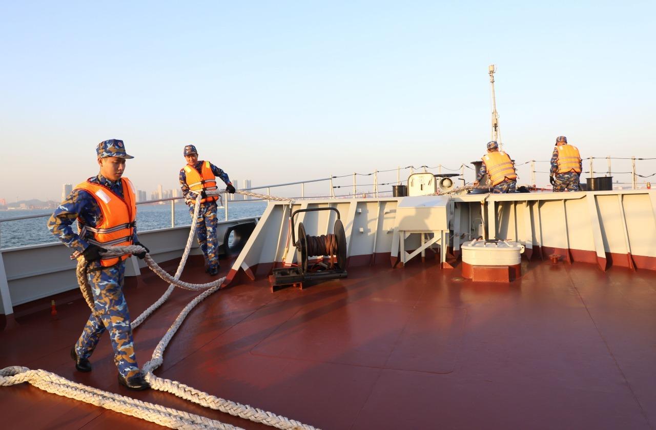 12月1日上午，越南海军第四海区162舰艇旅11661K型即猎豹3.9级护卫舰H