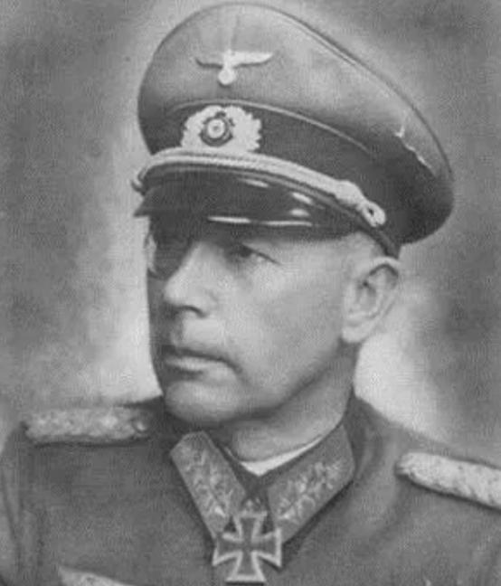 1944年2月，一个德国将军收到了苏军的劝降书，来使还特意带来了一个