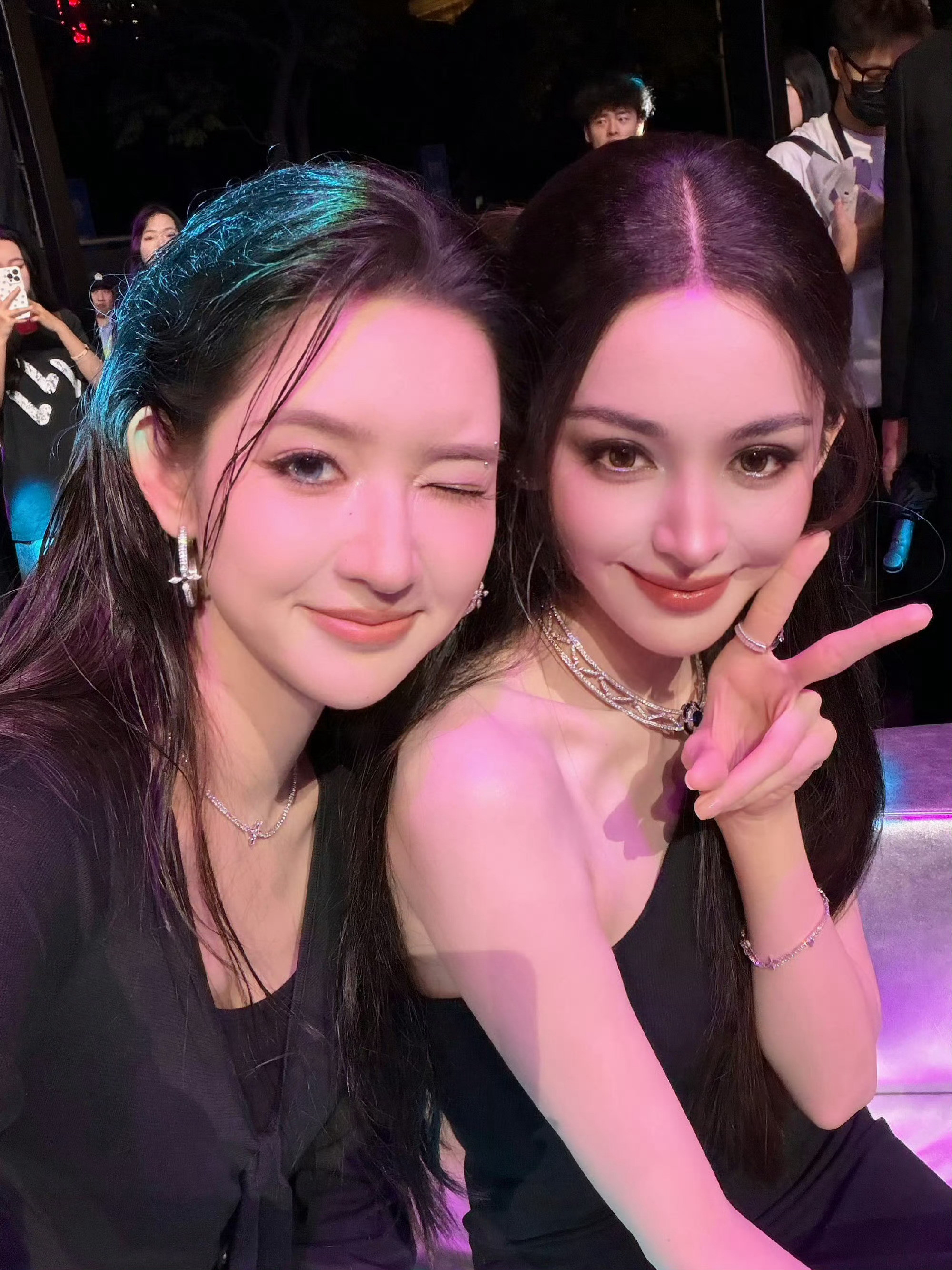 王玉雯娜扎孔雪儿合照这哪里是合照，分明是颜值核爆现场太美了吧