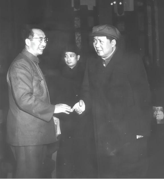 解放战争开打，毛主席在延安调兵遣将，很多元帅大将都被派到各大战场。徐向前却没有任