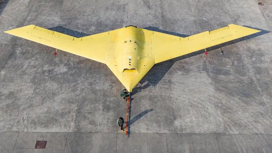 1.技术自主：跻身全球少数掌握大型飞翼隐身无人机全链条技术的国家，打破西方垄断