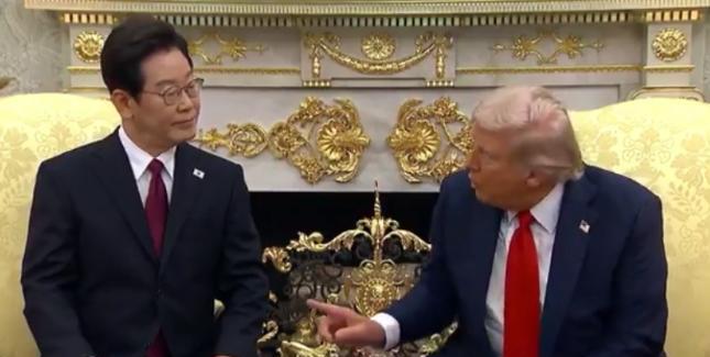 美国总统特朗普周一威胁中国，如果北京不加快稀土出口，将对中国产品征收约200%的