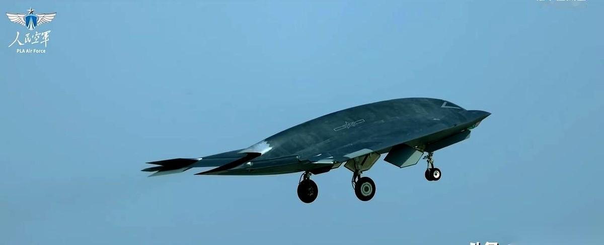 刷了八百遍，终于让我看出点门道了。都去看那个攻击-11的官宣视频，别光顾着喊帅