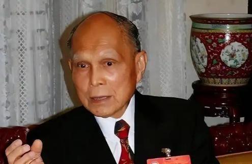1996年，张子强绑架李嘉诚的儿子李泽钜，拿到了10亿的赎金，接着张子强的手下提