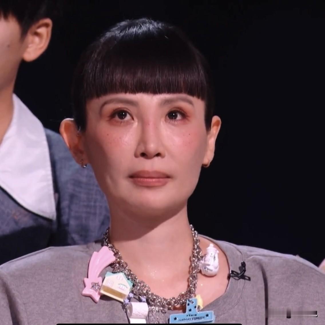 魏如萱这一场，真的是输得连裤衩都不剩啊，回去怎么也得哭个三天三夜了！歌王