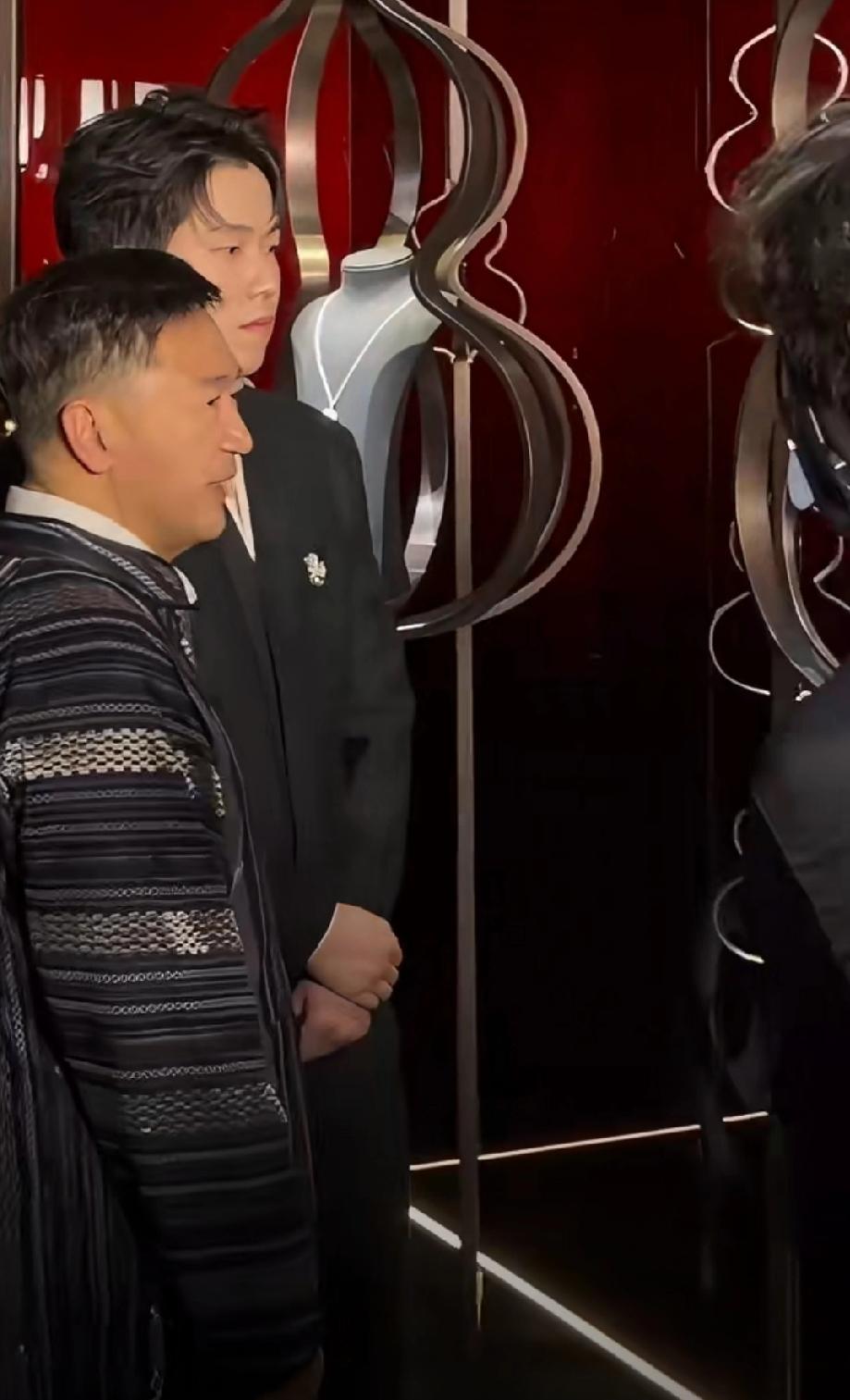 率领国乒男队获得伦敦团体世乒赛男团冠军的王楚钦，回国休息几天后于今日下午在北京参