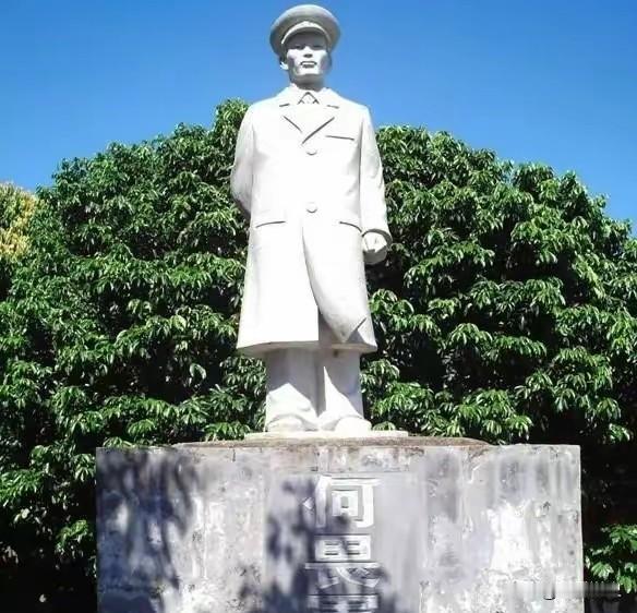 老农临终自曝红军军长身份，藏着一段被尘封的革命往事1960年，广东乐会县老