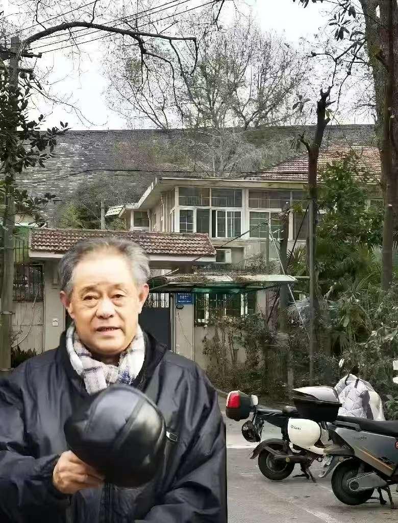 徐湖平的身份藏不住了！出于好奇查了一下他的父亲，发现他的父亲大有来头，父亲徐