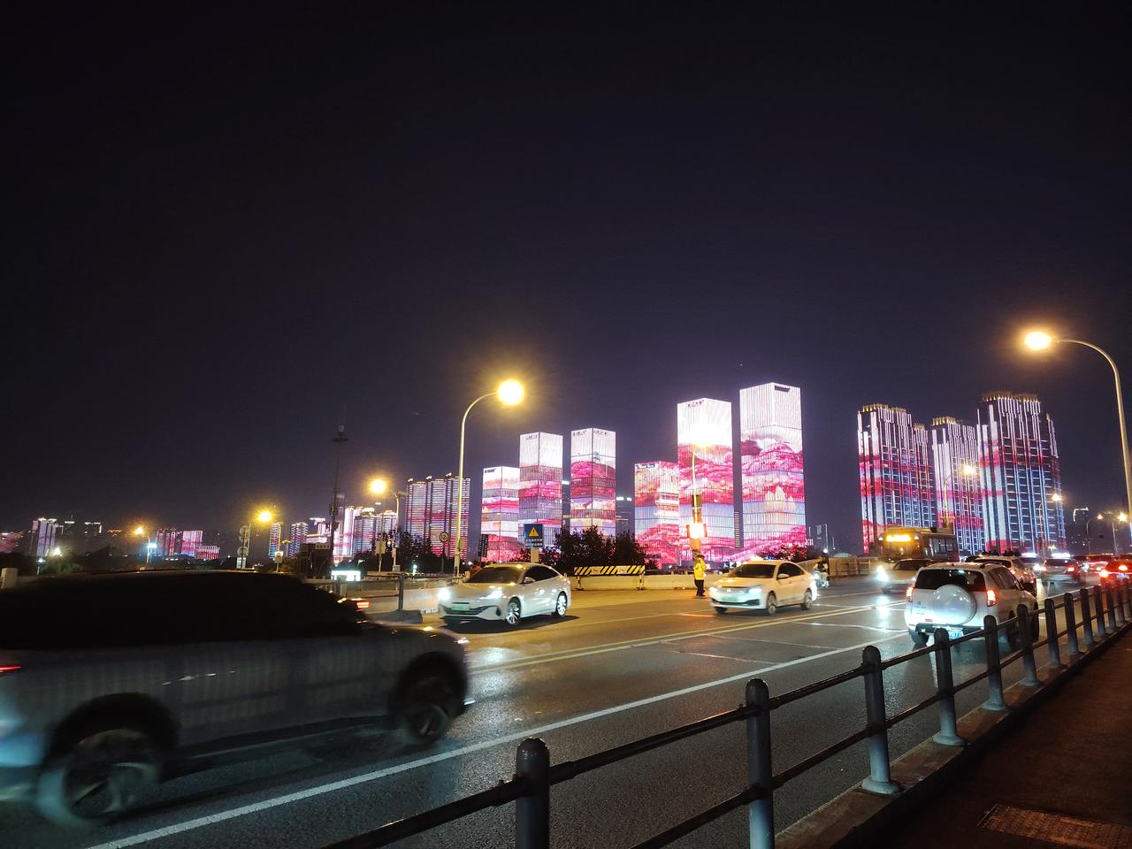 电车续航有望超过1000公里电车续航超过1000公里不再是梦！2025年起半固