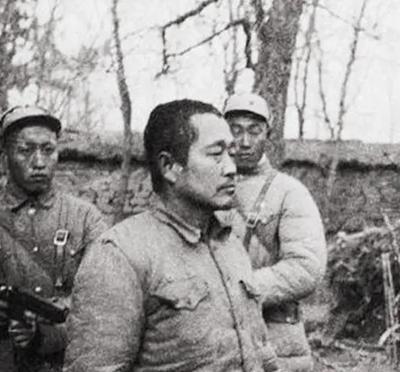 1948年12月18日，杜聿明派参谋长舒适存飞赴南京求援。舒适存见到蒋介石后，说