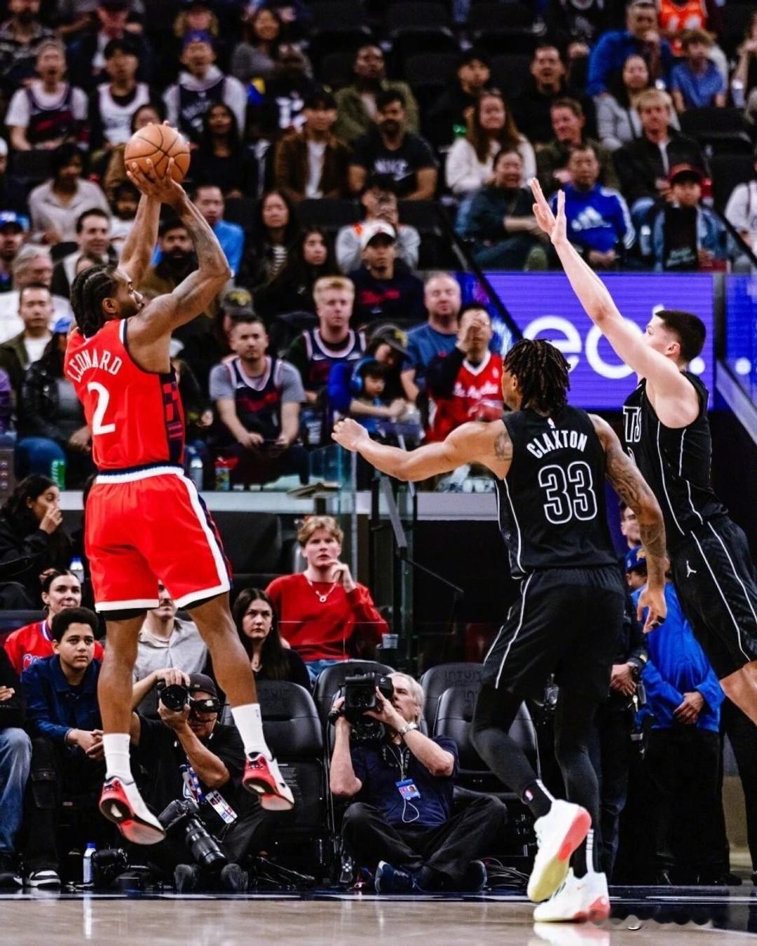 1月29日，TNT天团全明星西部替补评选引爆争议：快船核心伦纳德0票落选，而开拓