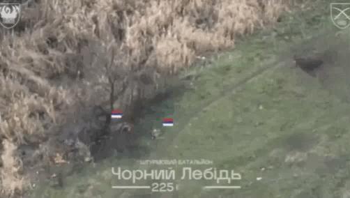 一支俄军突击小队在波克罗夫斯方向全军覆没。乌军第225独立团无人机在俄军这条攻击