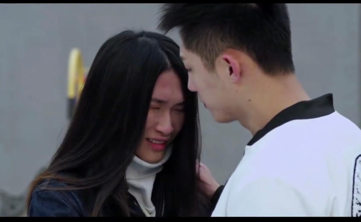 怪不得黄景瑜要换女朋友了…最近，一段关于黄景瑜的视频彻底火了，同时也带火了黄