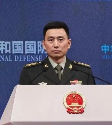 南部战区重磅发声！ 据官方8月26日报道，南部战区新闻发言人翟士臣海军大校公