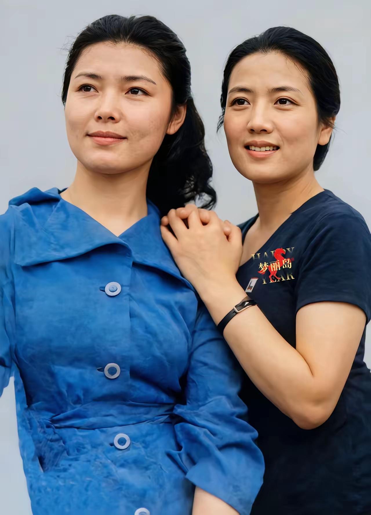 能把这一组老照片上的人物认齐全了，年龄应该不小了吧？穿白衣服的是斯琴高娃吧？穿