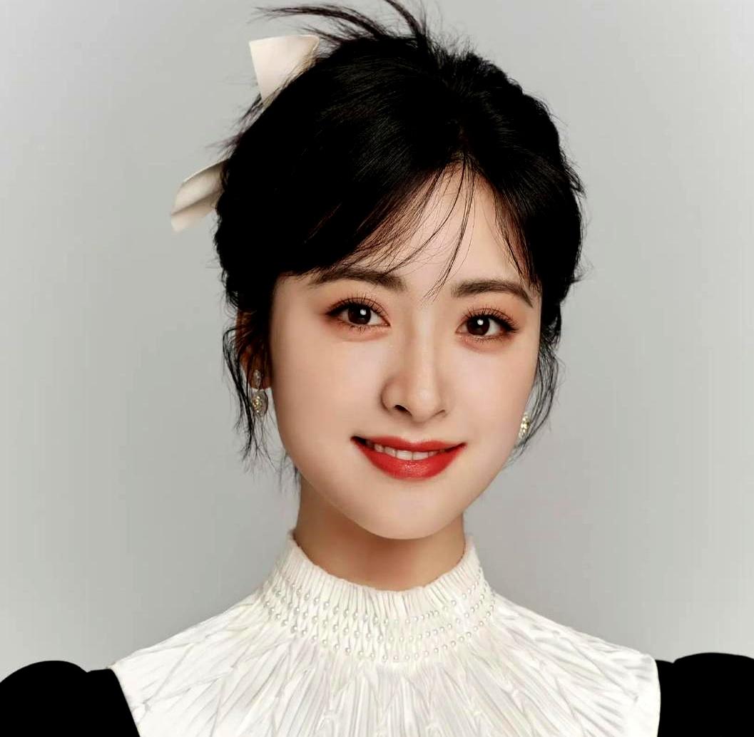 娱乐圈的友情真能熬得过七年？王鹤棣沈月给了答案。2018年俩人都是圈里新人，