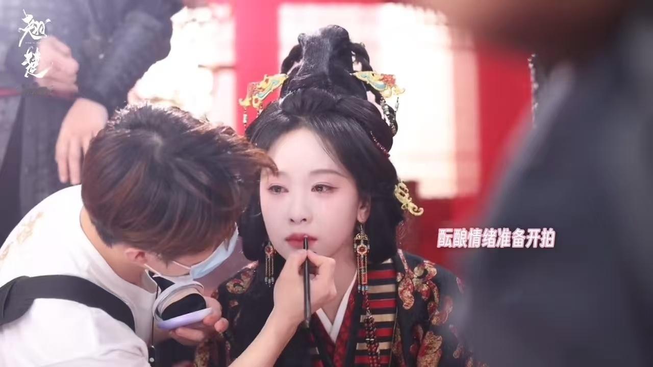 陈都灵楚朝细节控陈都灵楚朝情绪爆发力谁能拒绝这样的楚朝！陈都灵用细腻的演技刻画