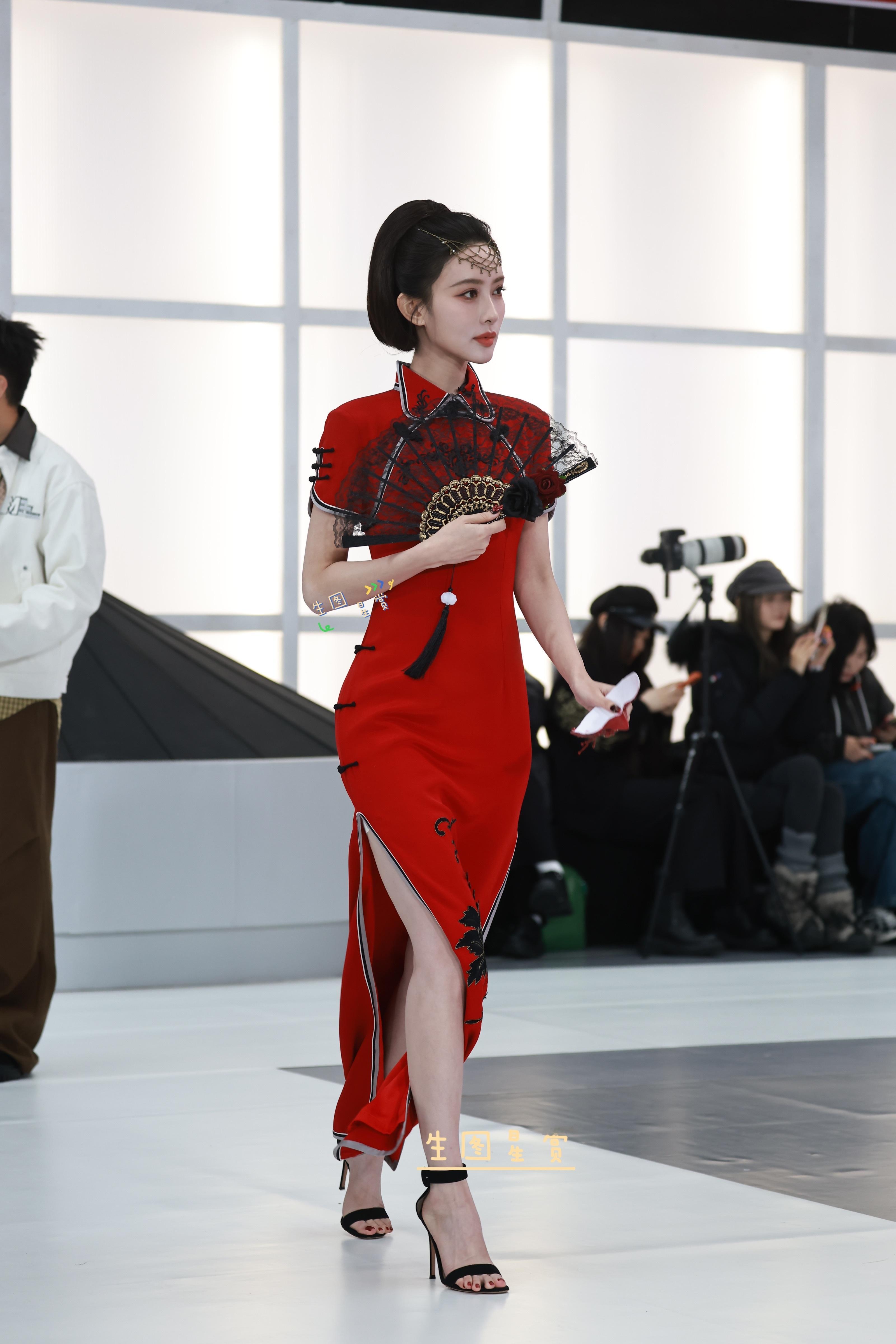 孟子义好六夜红毯旗袍孟姐美艳得太突出💃🏻❤️双11疯狂好六夜孟子义