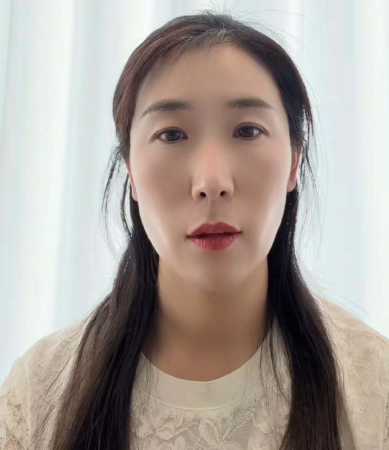 朱女士回应家门被能敲的事1个细节可以看出朱女士很谨慎昨天晚上无锡朱女士在她