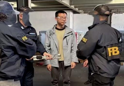 徐泽伟已经被引渡到美国，无力回天。可很多人始终没看清一点，能真正给他留一线生机的