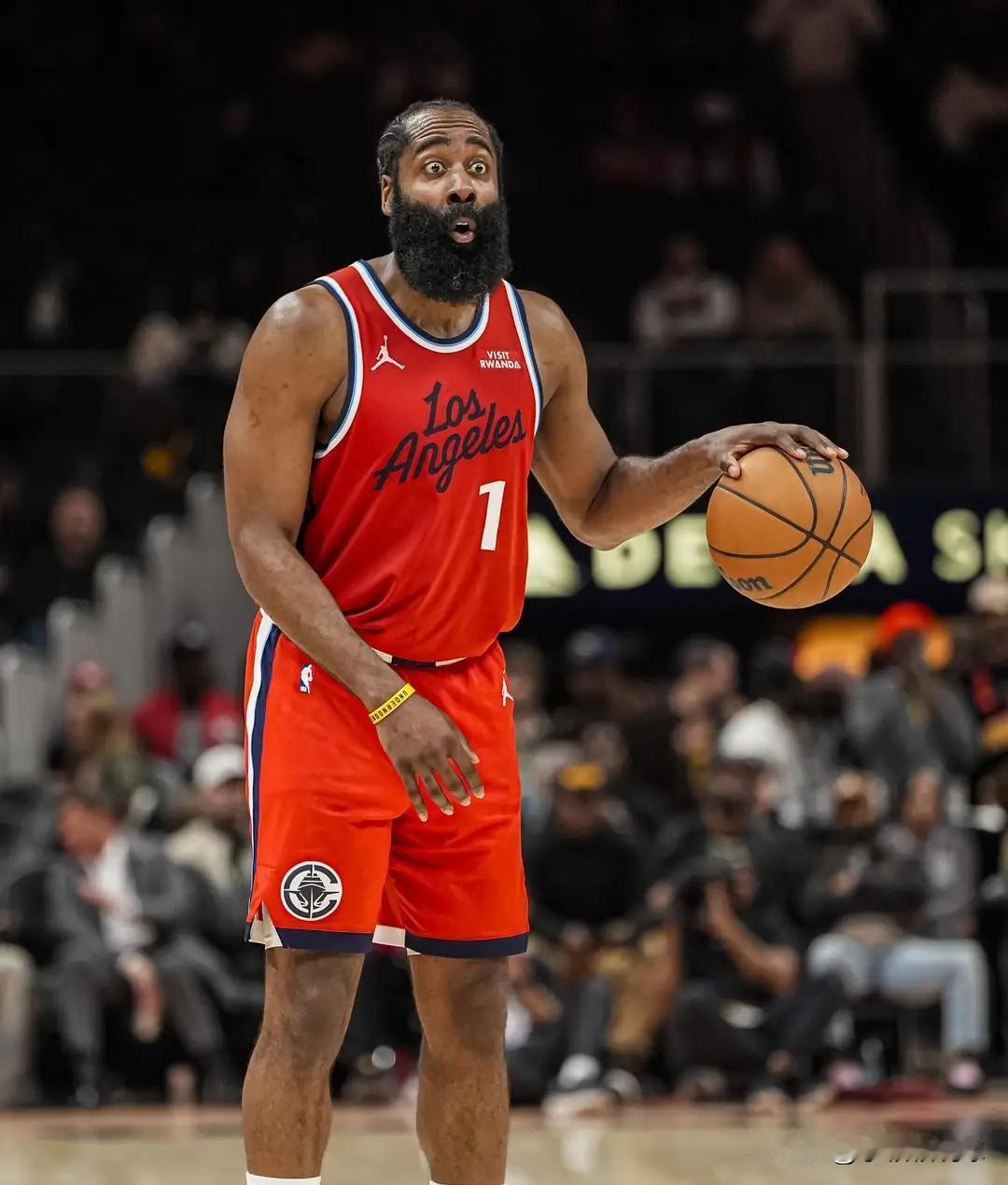 缺啥来啥！快船补强遇良机，4换1绝对不吃亏:快船这赛季的表现属实让人看不懂