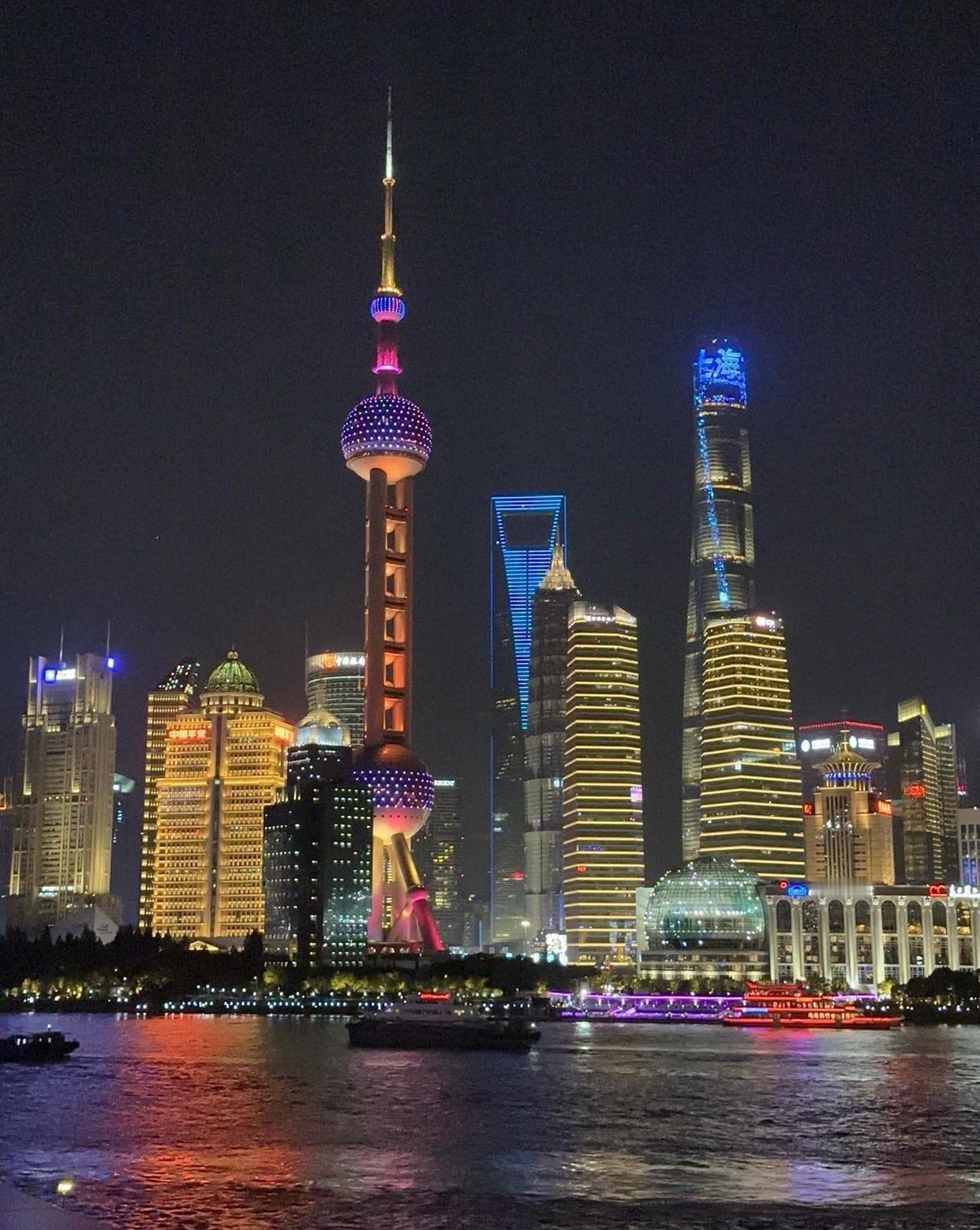 到了中年才知道,最好的关系是不打扰。上周去上海出差,想着表姐在那儿住,出发前特意