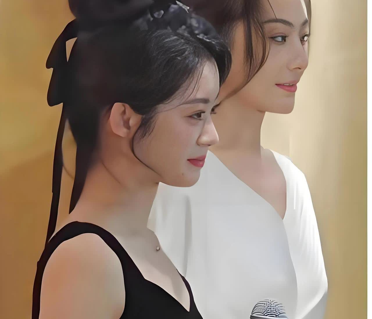 黄杨钿甜又来了！这次是高调出现在北京SKP商场活动，距离她上次秀耳环仅仅