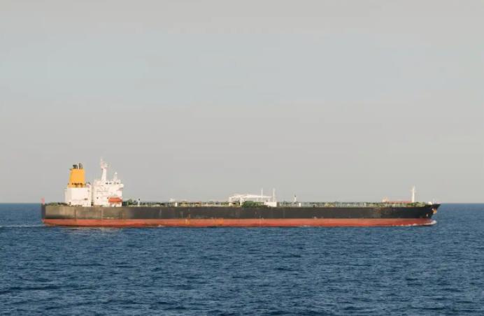 中国有句名言，光脚不怕穿鞋的。美国人敢拦中资油轮，赌定中美不会开战，两国都是贸易