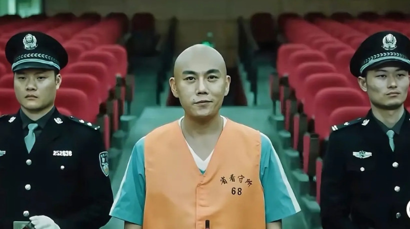 《扫毒风暴》我不认同害人无数的大毒枭在最后被判死刑时还面带笑容。相信绝大数多