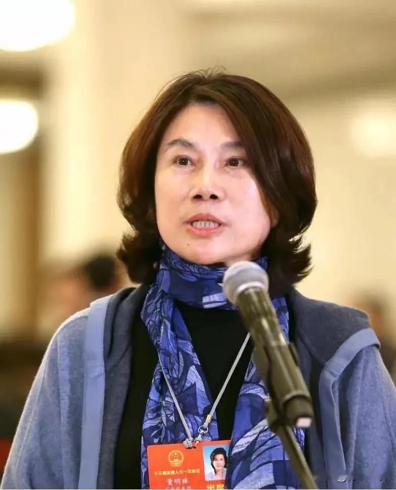 警惕！你敢想象吗？有些从海外归来的所谓“精英”，背后竟攥着西方国家机构的资助，