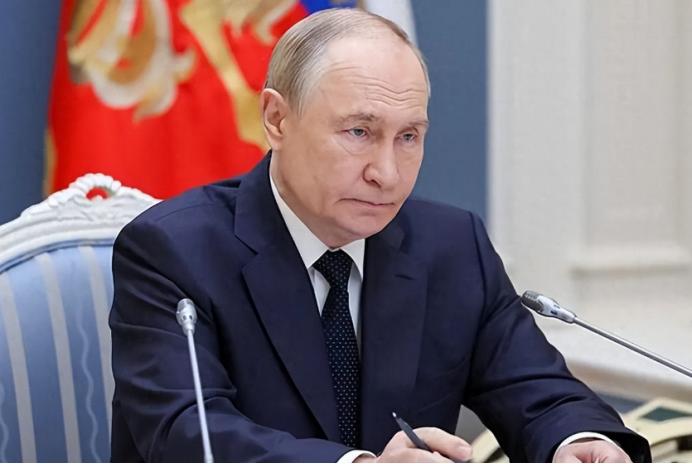 俄乌局势又变了？泽连斯基主动让步后，不到24小时，普京调整政策 日前，乌克兰