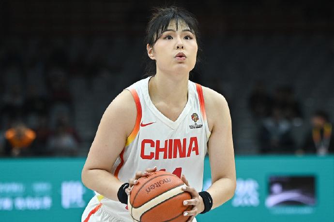 李月汝缺席世界杯，也许是中国篮球史上最大的乌龙。小宝铁定无缘世界杯，原因很简