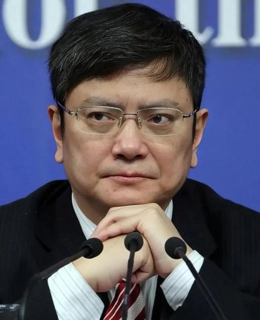 教育部出手了！将英语“踢出”高考，取消其主科地位？教育部回应一针见血！不曾想，螳