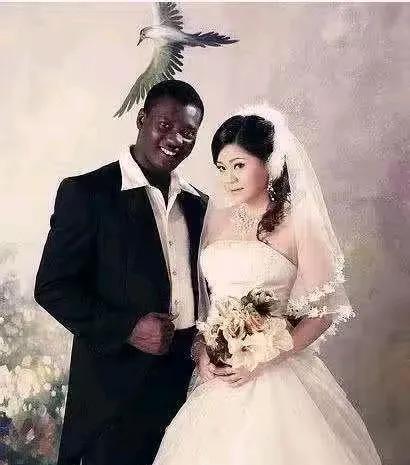 中国女人是世界上最有爱的女人，可能没有之一。当欧美人嫌弃黑色人种男人时，中国不少