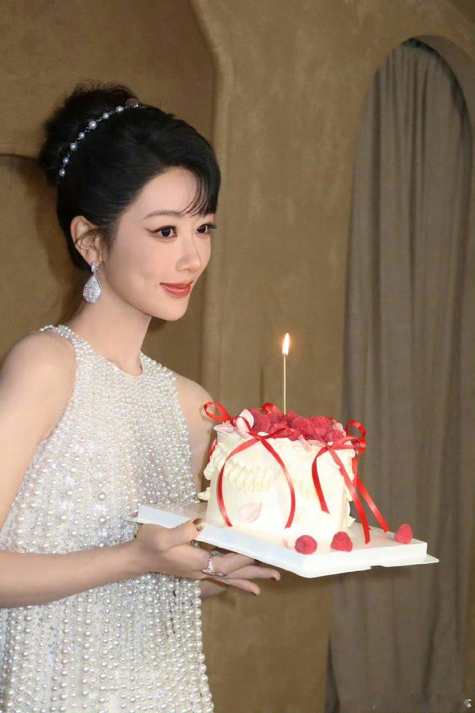 杨紫姐姐又美又瘦状态又好！｜杨紫