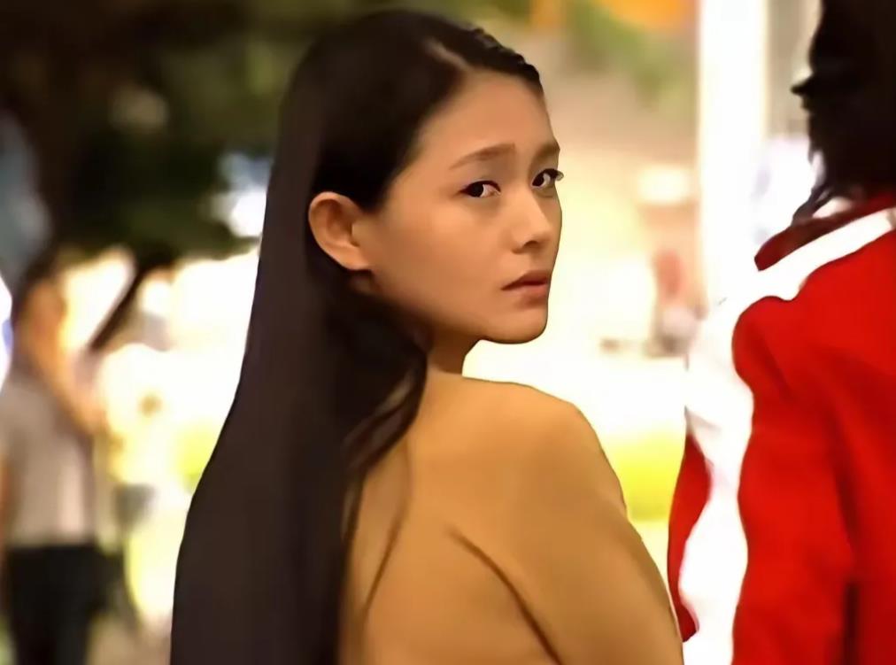 不是我吹，像大S这样的长相和身材，大陆女孩子一抓一大把，没啥特色，也并不出彩。徐