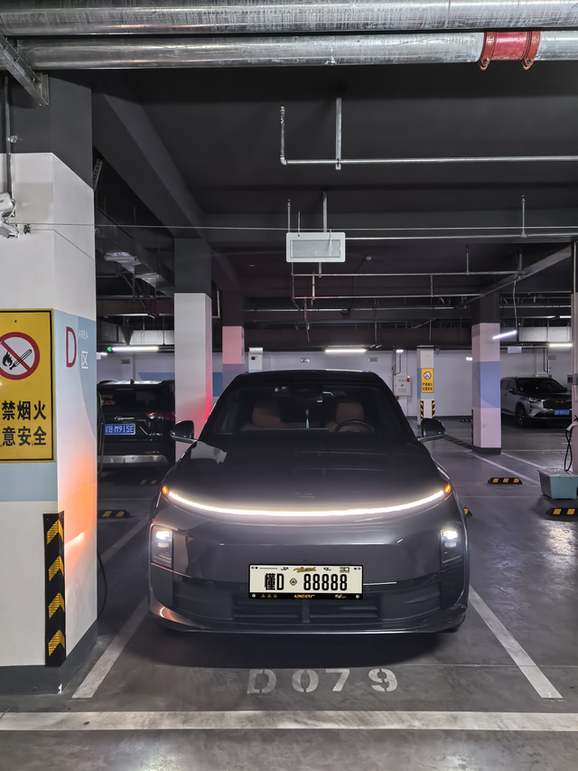 开理想L6大半年，这些缺点不吐不快买理想L6快一年了，这车确实很懂家庭需求，但