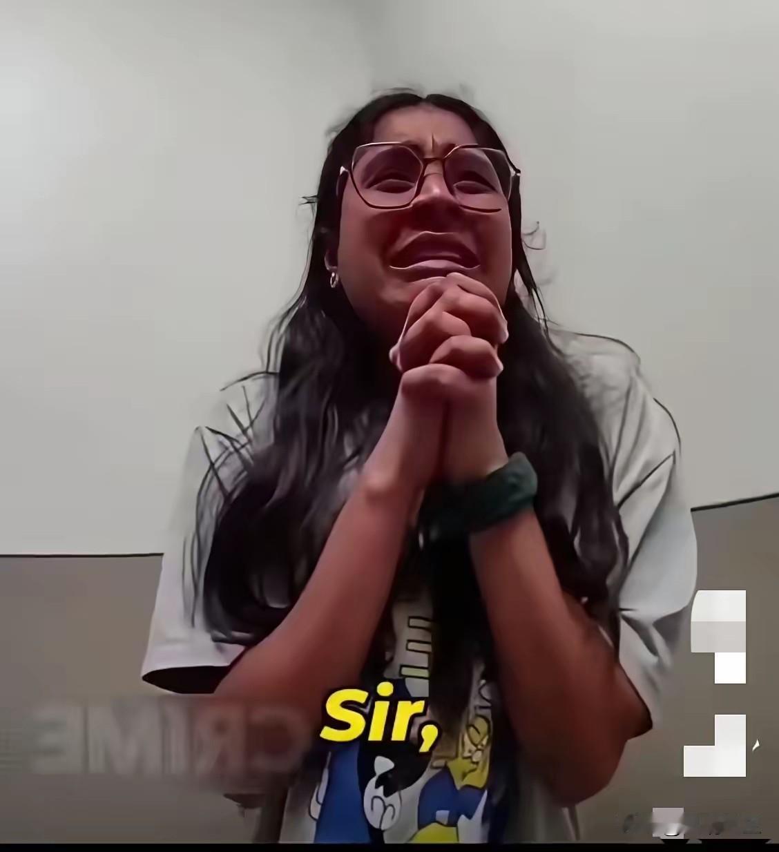 印度留学生在美国超市偷盗，哭着央求警察不要拷走她“我错了，就这一次，我现在就付款