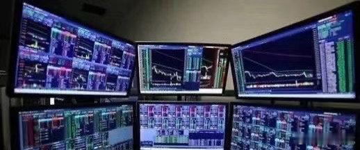 10家锂电巨头生死局：谁在垄断，谁在掉队？1.宁德时代：市值2.03万亿全球锂电