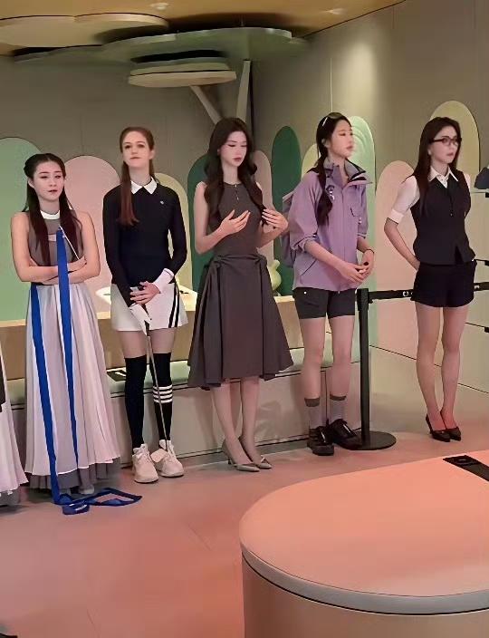 90%的男人都会选小老外吧？​​​