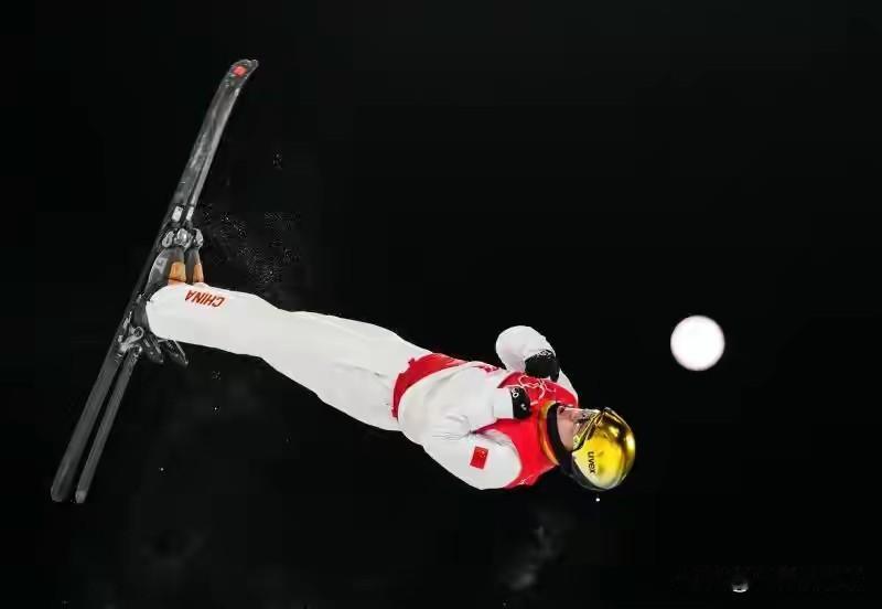 米兰冬奥会进入第11比赛日，中国代表团的“王牌队伍”自由式滑雪空中技巧队终于要登