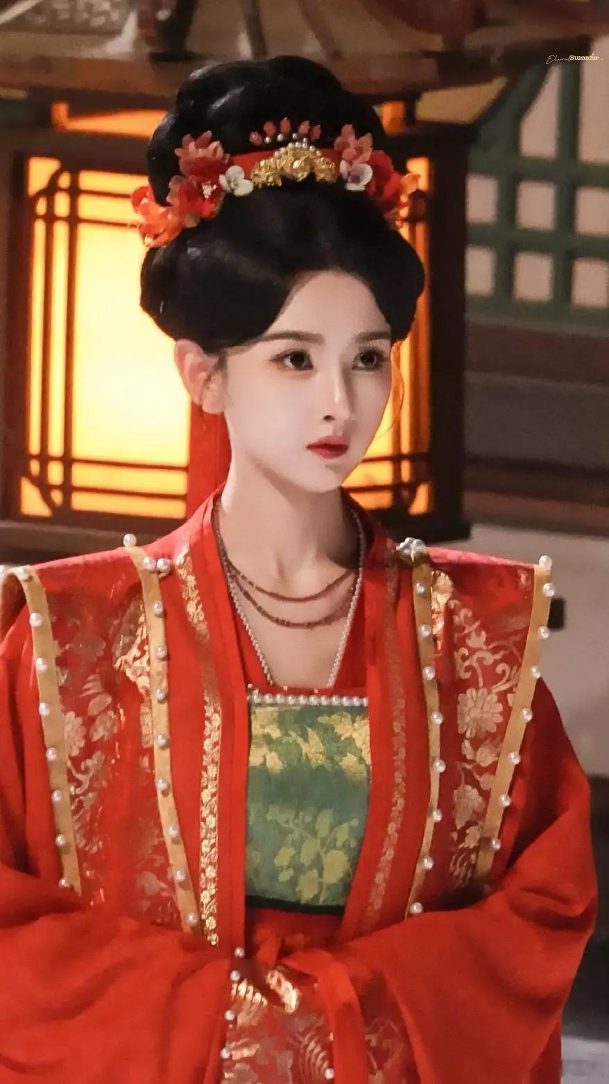 1.网传宋祖儿九月即将进组拍摄华策悬疑剧《寒夜无声》改编自吴忠全同名长篇悬疑小说，取材于东北真实案件