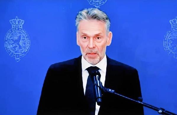 中国其实还留着一张关键底牌。如果荷兰方面停止对已售出光刻机提供维修、保养服务，本