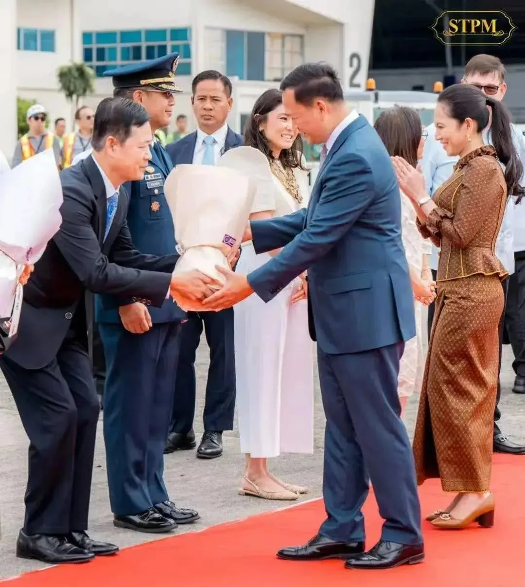 柬埔寨首相洪玛奈访问菲律宾，没想到菲律宾如此高规格接待柬埔寨首相洪玛奈。菲律