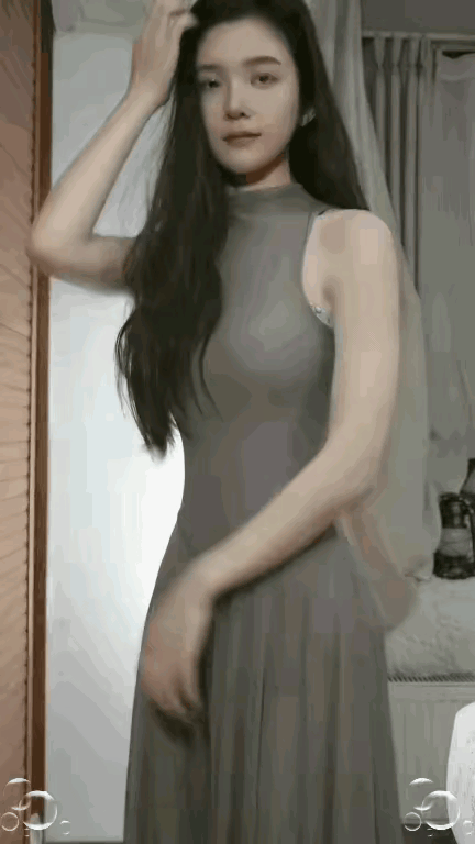 网上美女就是多，看着一个个美女，不知道花落谁家？