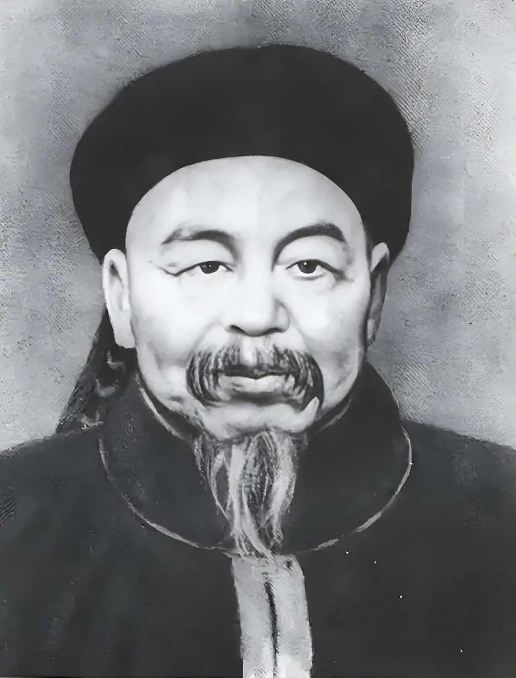 （故事）1868年，左宗棠下令斩杀降将董福祥，部将刘松山大骂：“左骡子，我真是瞎